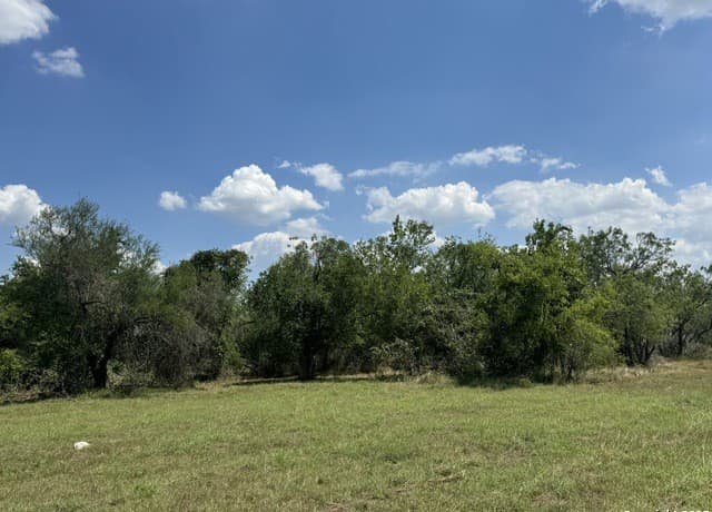 rental at 5986 Fm 1107 Unit B in Stockdale, TX — photo 2