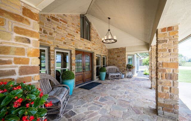 6-bedroom rental at 871 Chimney Valley Rd in Blanco, TX — photo 5