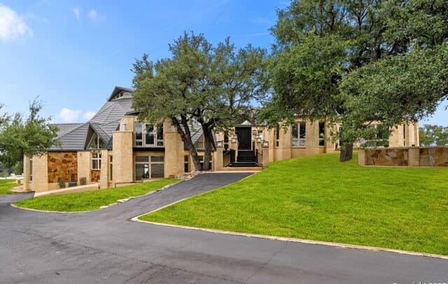 4-bedroom rental at 117 Western Justice in Boerne, TX — photo 1