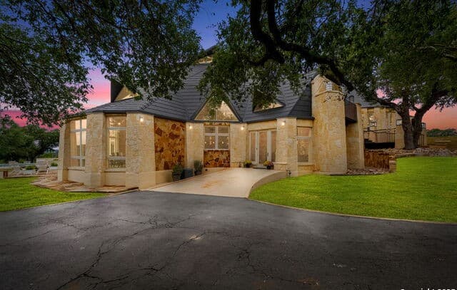 4-bedroom rental at 117 Western Justice in Boerne, TX — photo 3