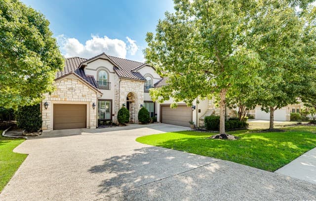 4-bedroom rental at 18210 Branson Fls in San Antonio, TX — photo 3