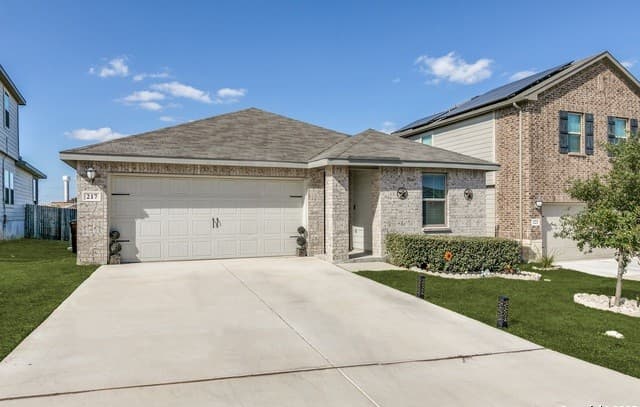 4-bedroom rental at 4515 Yoakum Valley in Schertz, TX — photo 3