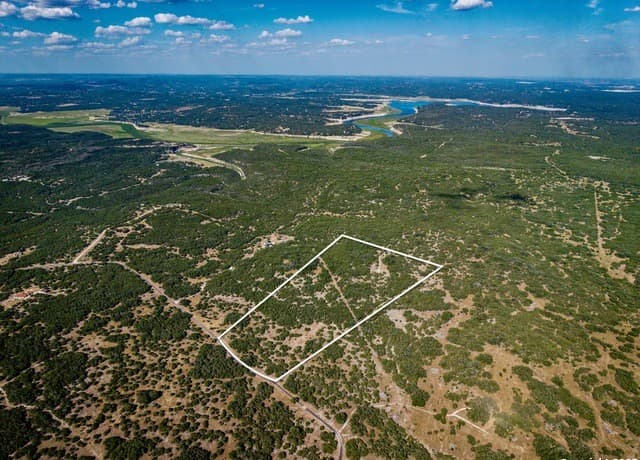 rental at 510 Pr 2535 in Mico, TX — photo 3