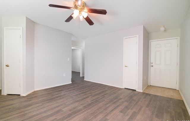 4-bedroom rental at 6626 Walnut Valley Dr in San Antonio, TX — photo 3