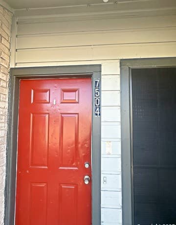 3-bedroom rental at 7502 Oak Chase Unit 7504 in San Antonio, TX — photo 2