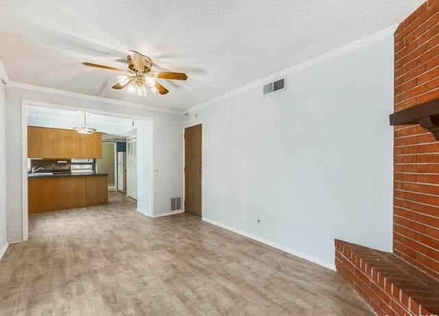 4-bedroom rental at 15101 Encino Verde in San Antonio, TX — photo 3