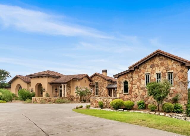 Home for sale at 103 Castle Rock in Boerne, TX — photo 2