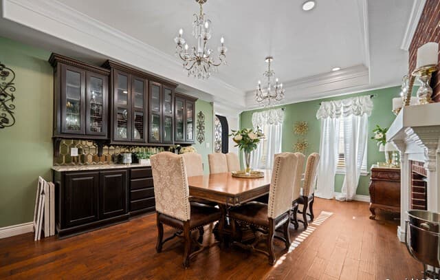 6-bedroom rental at 741 County Road 159 in Kenedy, TX — photo 3