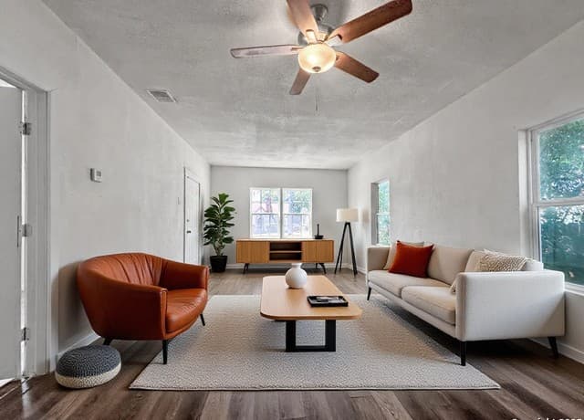 3-bedroom rental at 920 Lamar in San Antonio, TX — photo 3