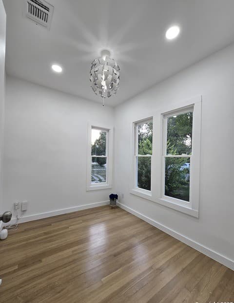3-bedroom rental at 1514 W Lynwood Ave in San Antonio, TX — photo 4