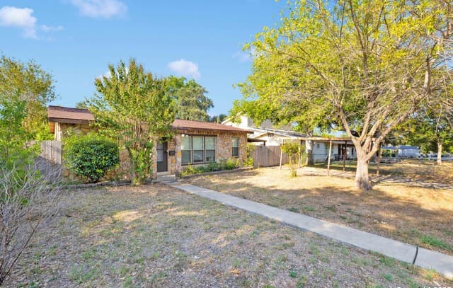 3-bedroom rental at 254 Banbridge in San Antonio, TX — photo 3