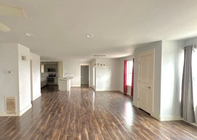 3-bedroom rental at 248 Brushy Creek Trl in Bandera, TX — photo 2
