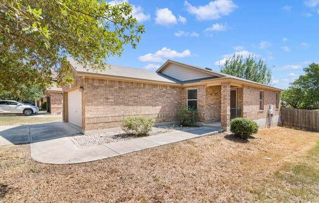 3-bedroom rental at 938 Spello Circle in San Antonio, TX — photo 3