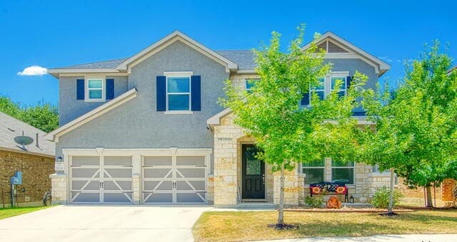 3-bedroom rental at 11224 Hill Top Bend in Helotes, TX — photo 1