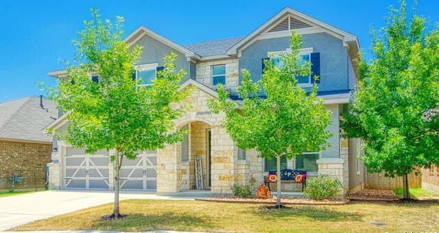 3-bedroom rental at 11224 Hill Top Bend in Helotes, TX — photo 3