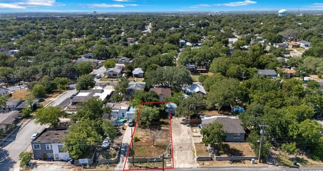 rental at 1328 Rigsby Ave in San Antonio, TX — photo 1