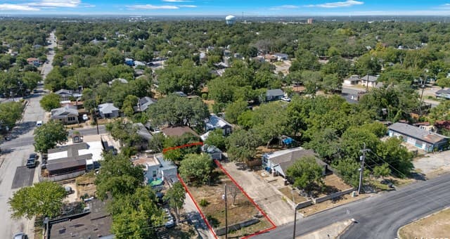 rental at 1328 Rigsby Ave in San Antonio, TX — photo 3