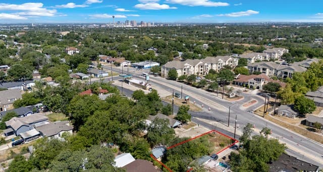 rental at 1328 Rigsby Ave in San Antonio, TX — photo 5