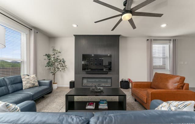 4-bedroom rental at 10114 Tierra Roja in San Antonio, TX — photo 5