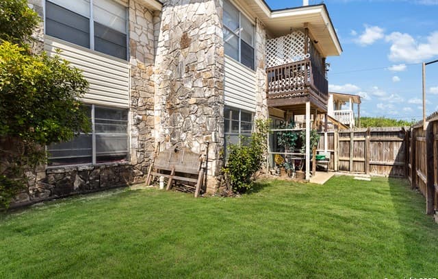 rental at 5818 Shadow Glen in San Antonio, TX — photo 3
