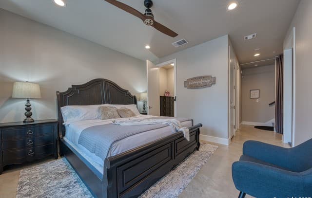 3-bedroom rental at 139 Cedar Unit 103 in San Antonio, TX — photo 4