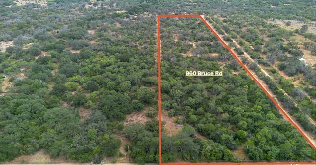 rental at 960 Bruce in Poteet, TX — photo 5