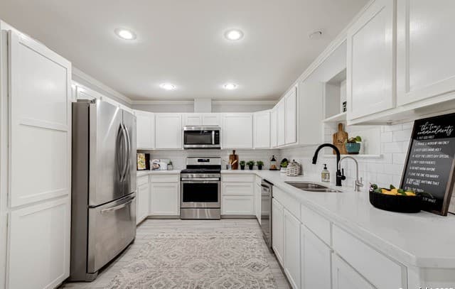 3-bedroom rental at 1299 Oakridge in Blanco, TX — photo 3