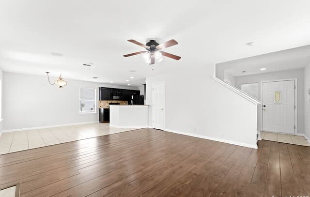 3-bedroom rental at 16014 Dominic Pl in San Antonio, TX — photo 2