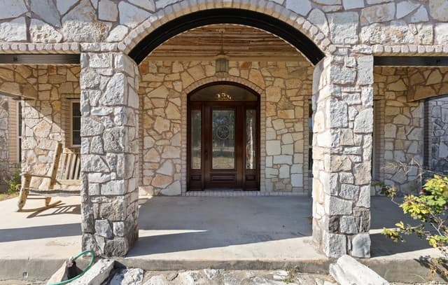 3-bedroom rental at 27423 Kentoaks in San Antonio, TX — photo 4