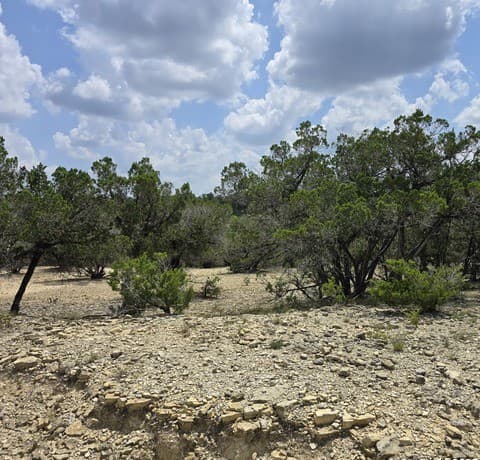 rental at LOT 18 Pecos Rd in Lakehills, TX — photo 1