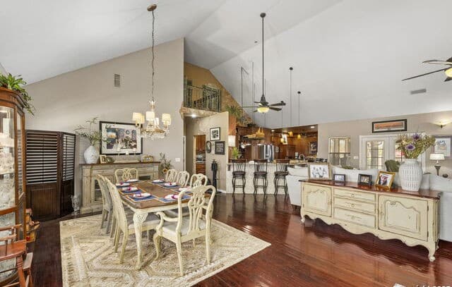 3-bedroom rental at 117 Lagniappe L in Bandera, TX — photo 4
