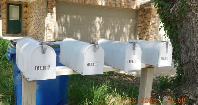 rental at 1409 W Martin in Pleasanton, TX — photo 5