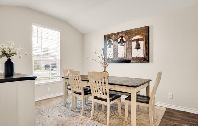 3-bedroom rental at 13019 Minuet Sway in San Antonio, TX — photo 4