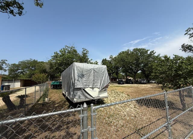 rental at 710 W Baetz BLVD 1 in San Antonio, TX — photo 3