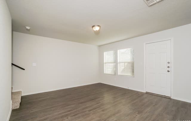 3-bedroom rental at 9327 Evening Shade Court in San Antonio, TX — photo 4