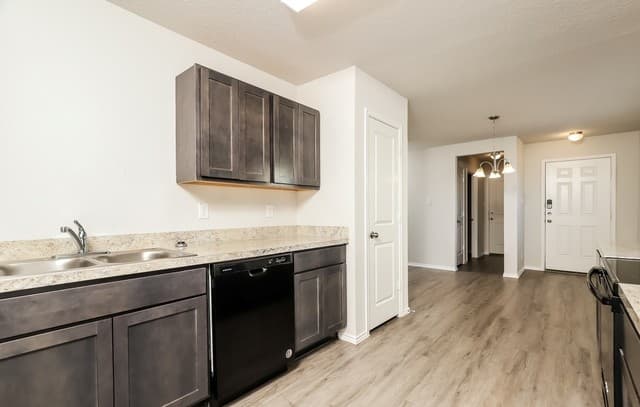 3-bedroom rental at 3723 Somers Crest in San Antonio, TX — photo 2