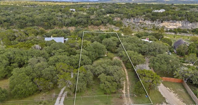 Home for sale at 1265 Comanche Path in Bandera, TX — photo 3