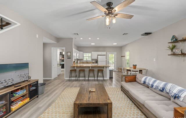 Home for sale at 1265 Comanche Path in Bandera, TX — photo 4