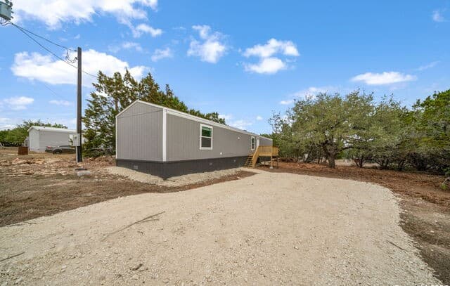 1-bedroom rental at 924 Wagon Creek in Bandera, TX — photo 3