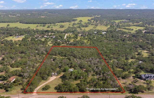 rental at 1060 Forest View Dr in Blanco, TX — photo 1