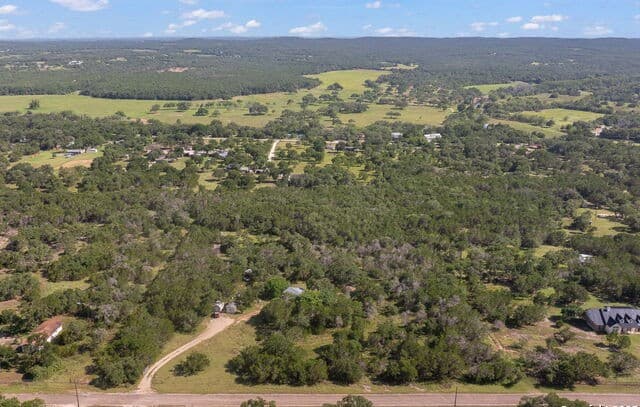 rental at 1060 Forest View Dr in Blanco, TX — photo 2