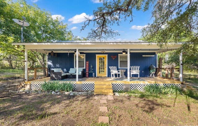 rental at 1060 Forest View Dr in Blanco, TX — photo 3