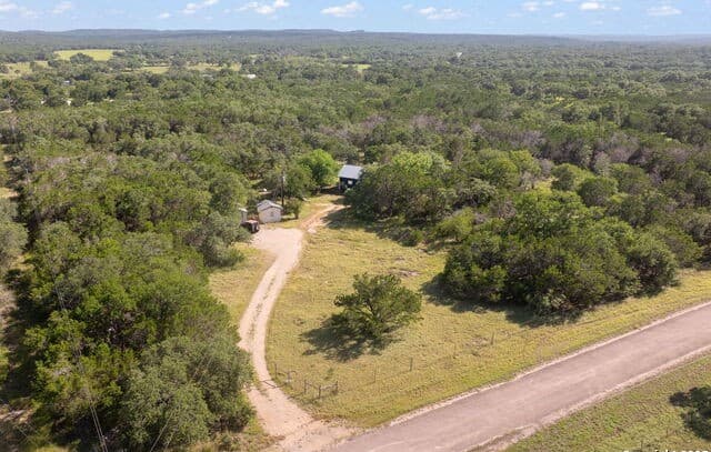 rental at 1060 Forest View Dr in Blanco, TX — photo 4