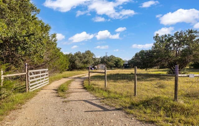 rental at 1060 Forest View Dr in Blanco, TX — photo 5