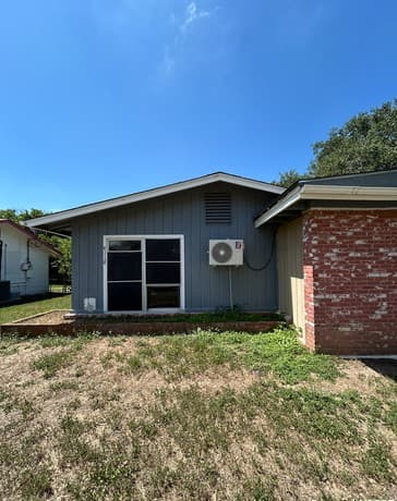 3-bedroom rental at 4118 Scarletoak Dr in San Antonio, TX — photo 3