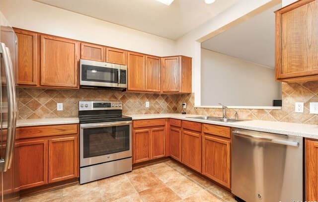 2-bedroom rental at 13411 Bristow Dawn in San Antonio, TX — photo 3