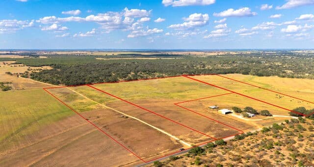 rental at TRACT 2 Bynum Road in Floresville, TX — photo 3