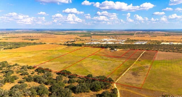 rental at TRACT 2 Bynum Road in Floresville, TX — photo 4