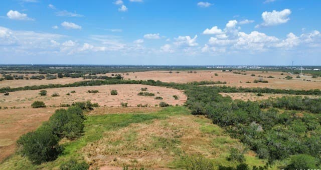 rental at TBD Cypress in Jourdanton, TX — photo 4