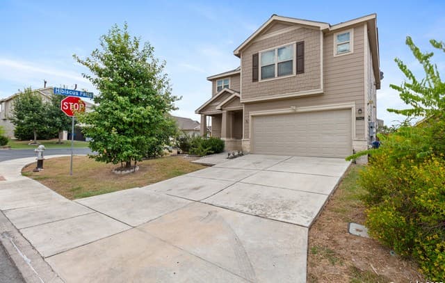 3-bedroom rental at 5942 Tranquil Dawn in San Antonio, TX — photo 2